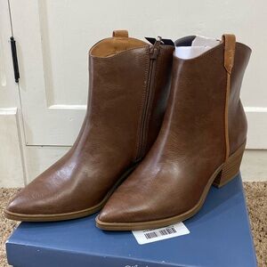 NWT Universal Thread brown faux leather western booties size 7